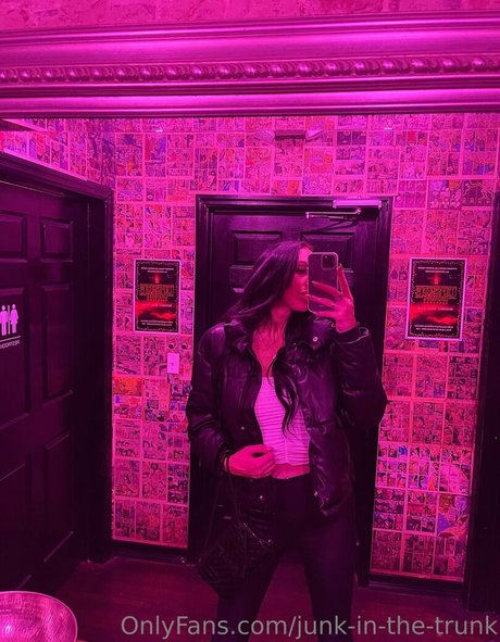 junk in the trunk onlyfans model