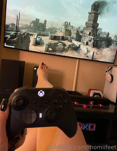 momiifeet onlyfans star