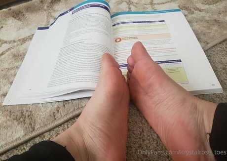 krystalrose toes only fans