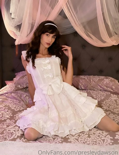 presleydawson onlyfans striptease