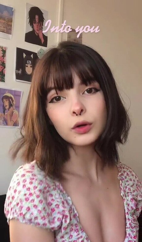 Victoria Ribeiro onlyfans photos