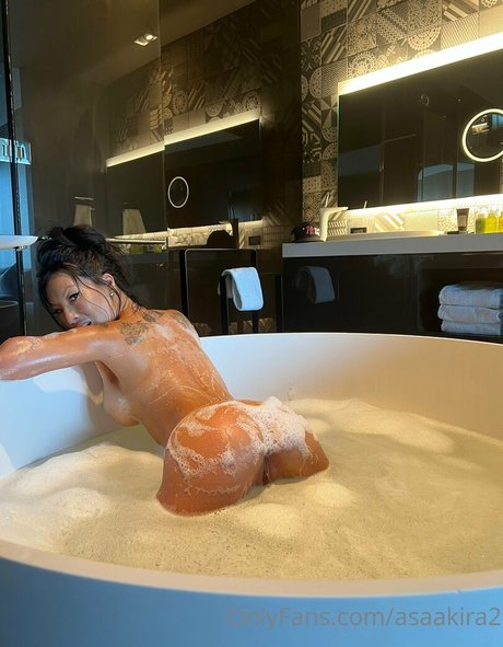 asaakira2 onlyfans leaks