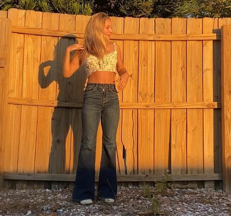 Isabella DuCharme onlyfans sex leaks