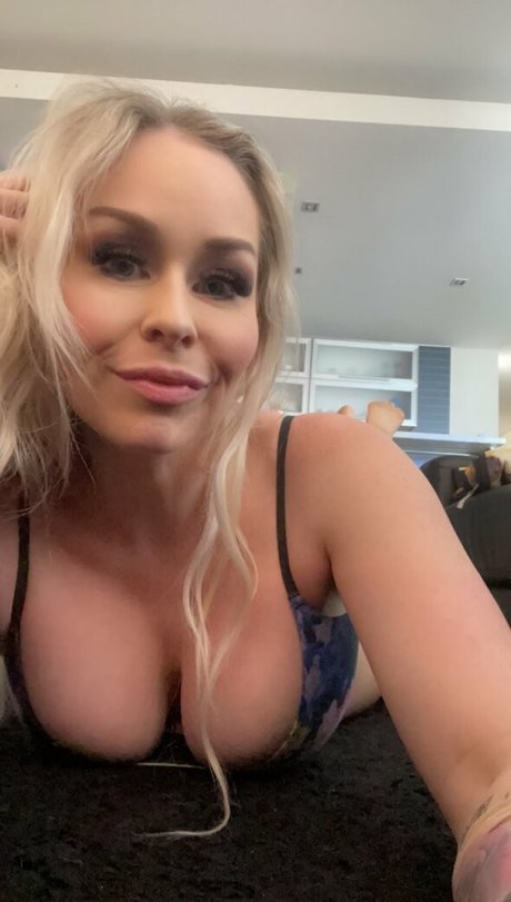 Miss Anna Monroe onlyfans nude pictures