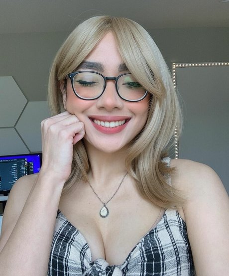 honeebelle naked onlyfans