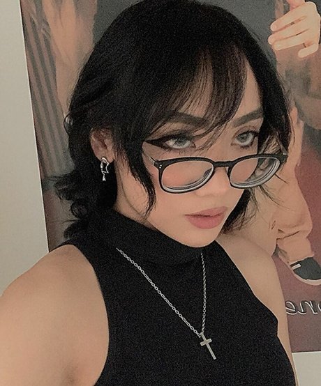 honeebelle onlyfans naked leak