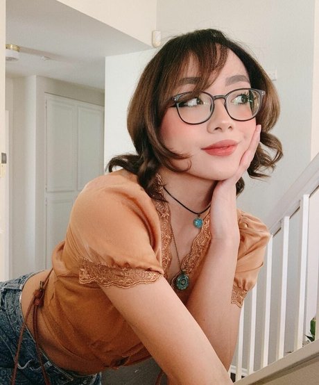 honeebelle onlyfans model