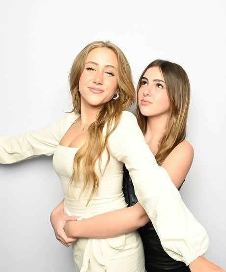 Ava Kolker Profile pic