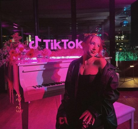 Ava Kolker leaked onlyfans