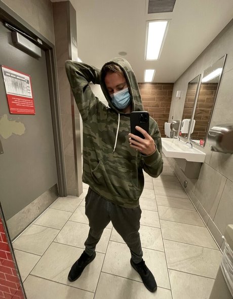 skaterrboi onlyfans sex leak