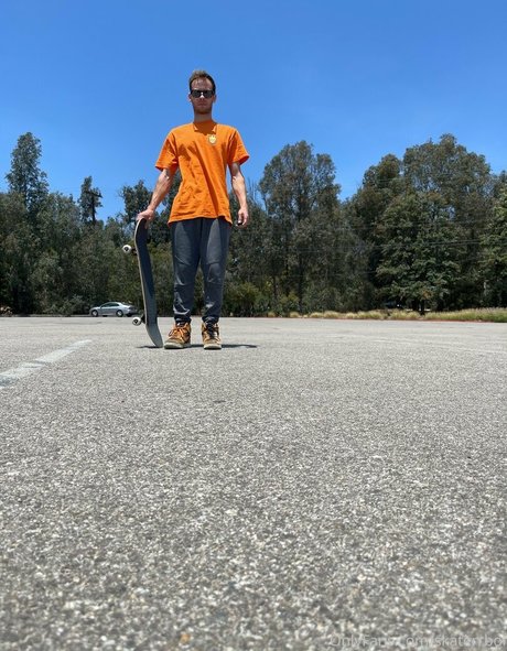 skaterrboi onlyfans post
