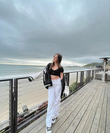 Lexy Kolker onlyfans