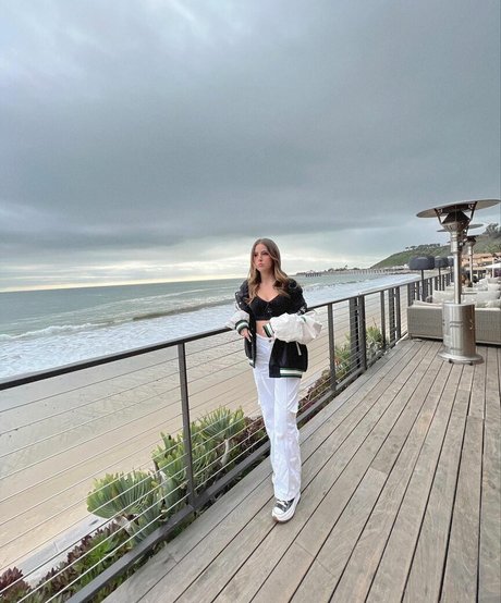 Lexy Kolker onlyfans fotos