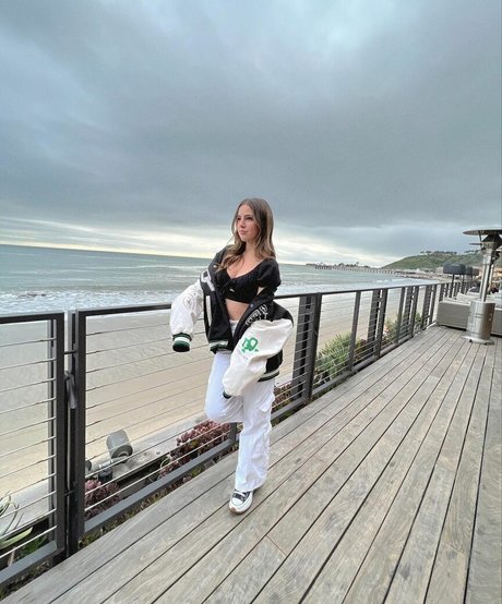 Lexy Kolker onlyfans pics