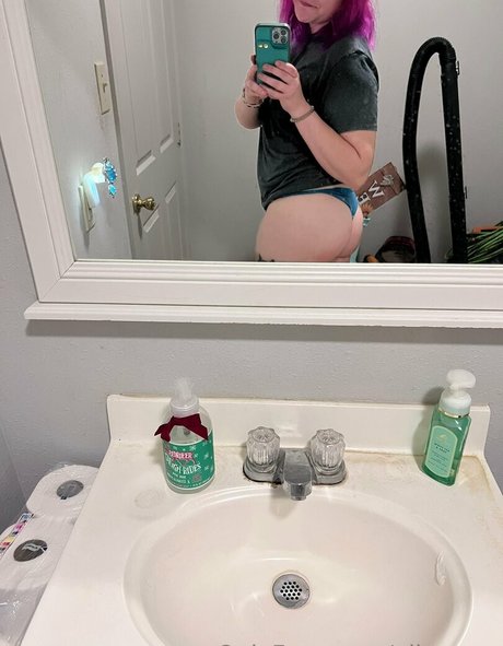 alisarose onlyfans picture