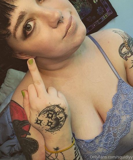 thequeenhasarrived onlyfans leams