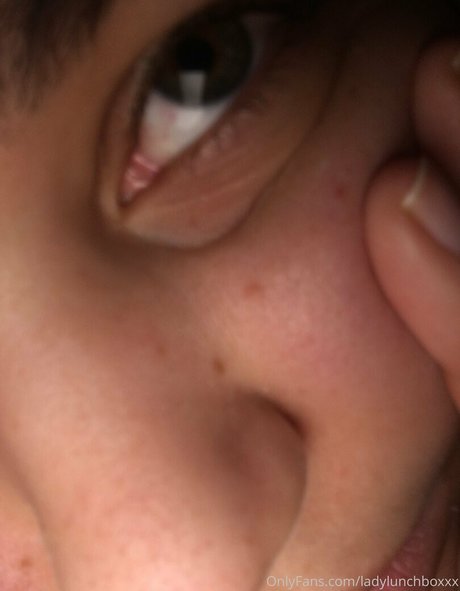 ladylunchboxxx onlyfans free content