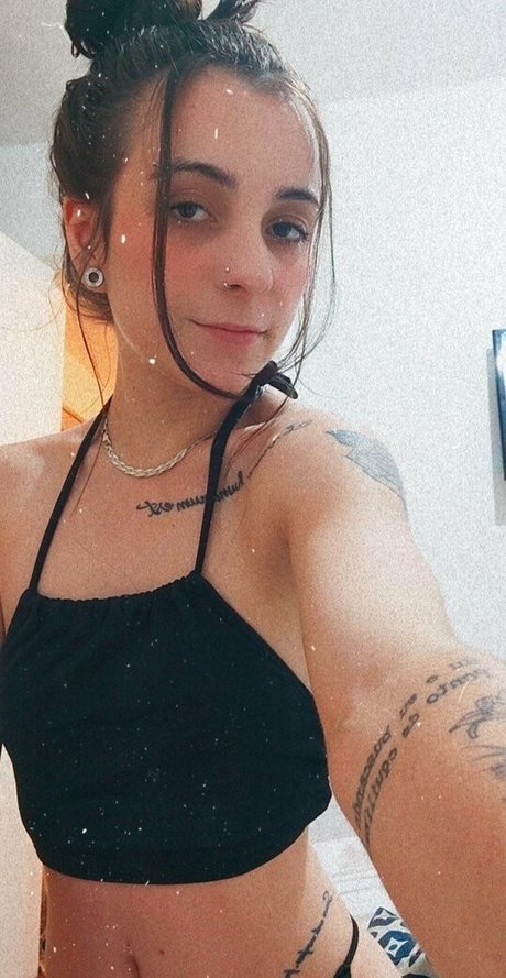 laryfree onlyfans nude