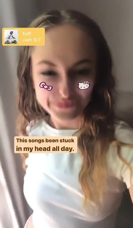 Ava Cooper onlyfans model