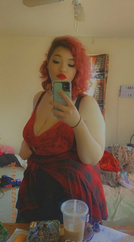 goddessofthecosmos onlyfans model