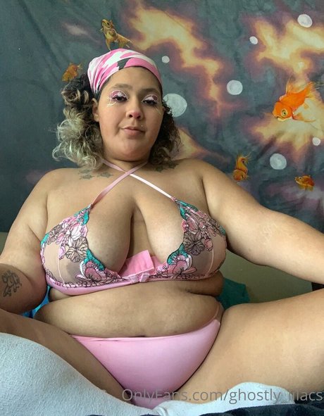 ghostly lilacs onlyfans pic