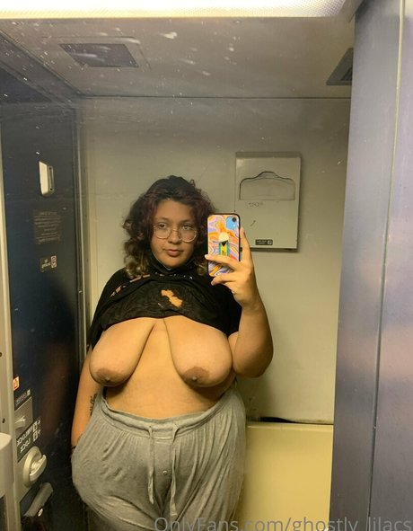 ghostly lilacs nudes onlyfans leaks