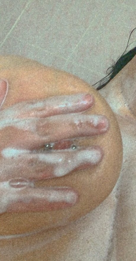 gothykiki onlyfans boobs