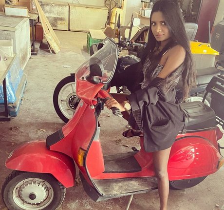 Resha Antony nude only fans leaks