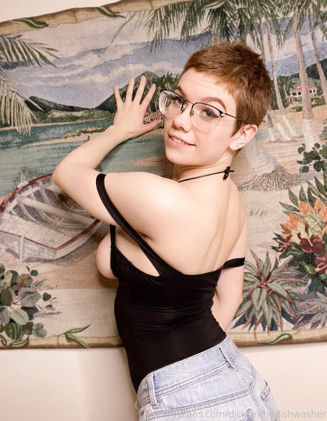 dicksinthedishwasher onlyfans model