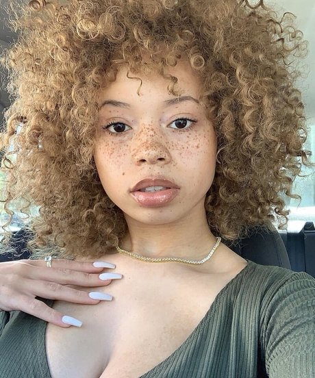 mayaregiii free only fans