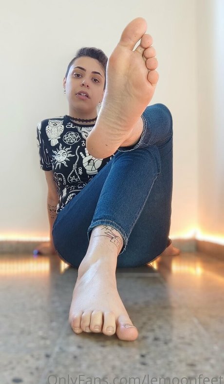 lemoonfeet onlyfans boobs