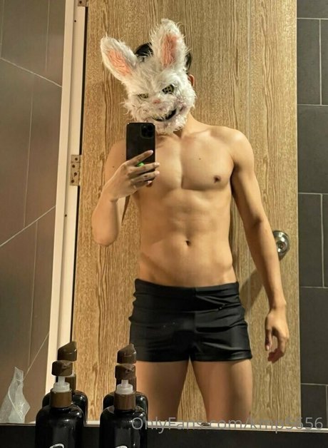 kmp5656 onlyfans topless