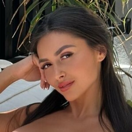 Cryn Beumont leaked onlyfans