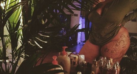 BadGyalGoodLife onlyfans model photos