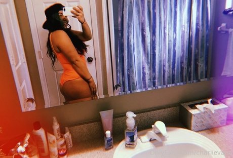 Charli Evans ass onlyfans