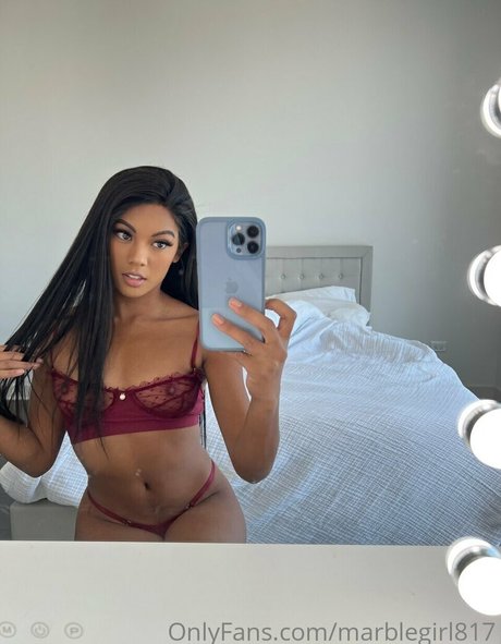 Marble Girl onlyfans leaj