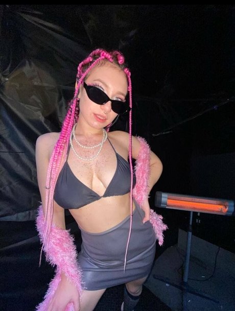 acidmelanie onlyfans leaked.