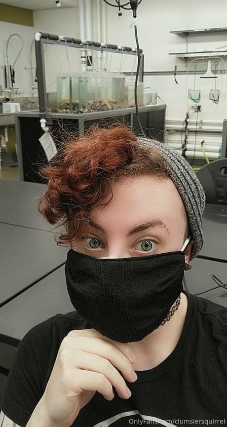 clumsiersquirrel nude on onlyfans