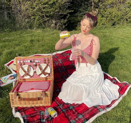 Amber Farndon new onlyfans leaks