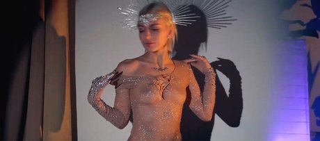 Hanspeach onlyfans tits