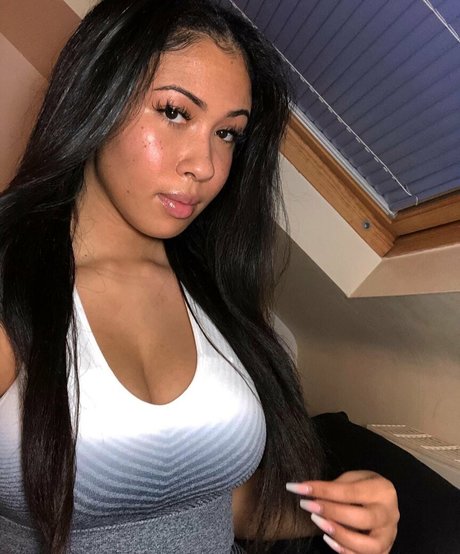 Danielle Ramona onlyfans boobs