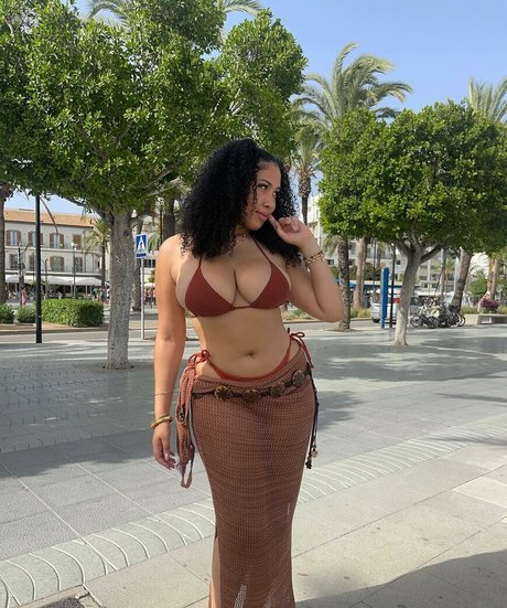 Danielle Ramona onlyfans topless