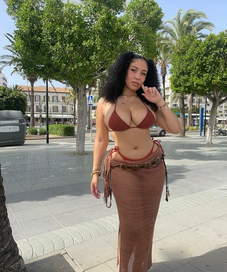 Danielle Ramona onlyfans pictures