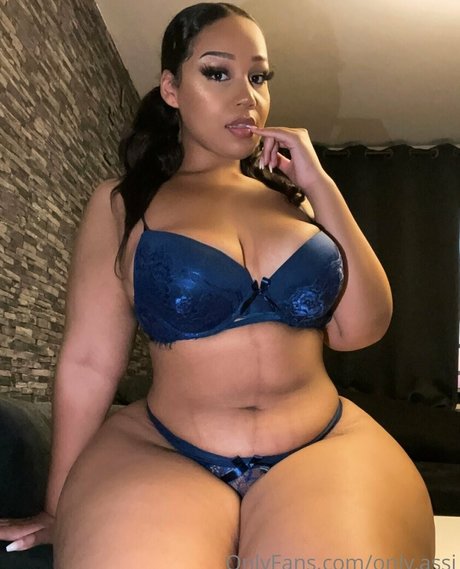 Marie Assie ass onlyfans
