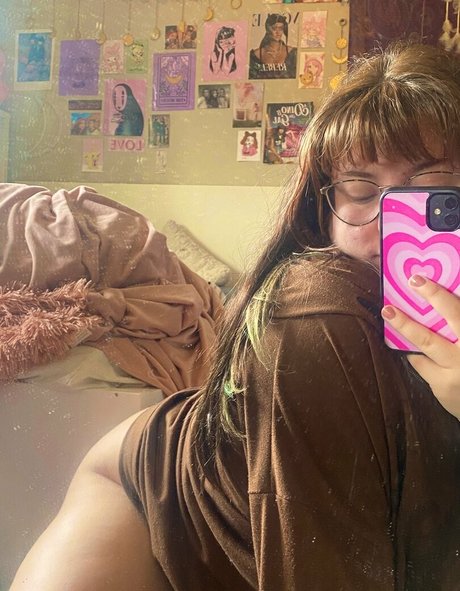 Holyhollyphoebe onlyfans leaka