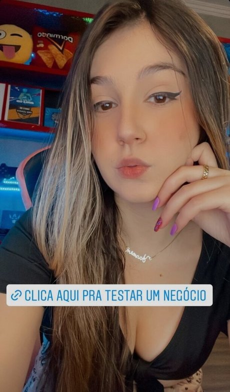 Carolzinha onlyfans archive