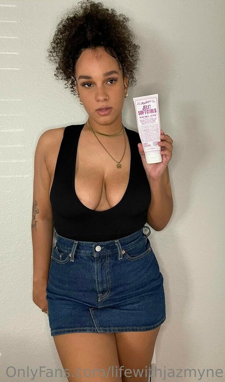 lifewithjazmyne onlyfans model photo