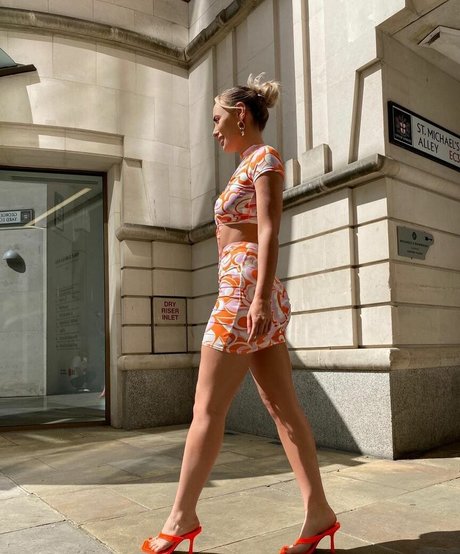 Millie Court onlyfans model photo