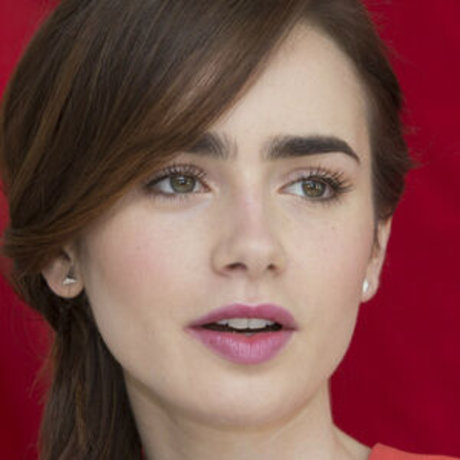 Lily Collins Profile pic