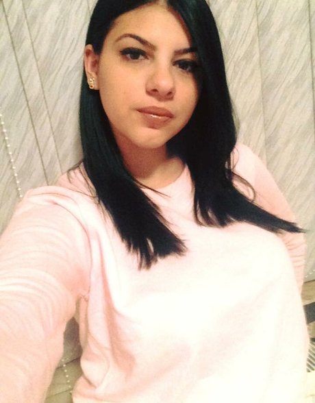 Roberta Ptru onlyfans leaked.